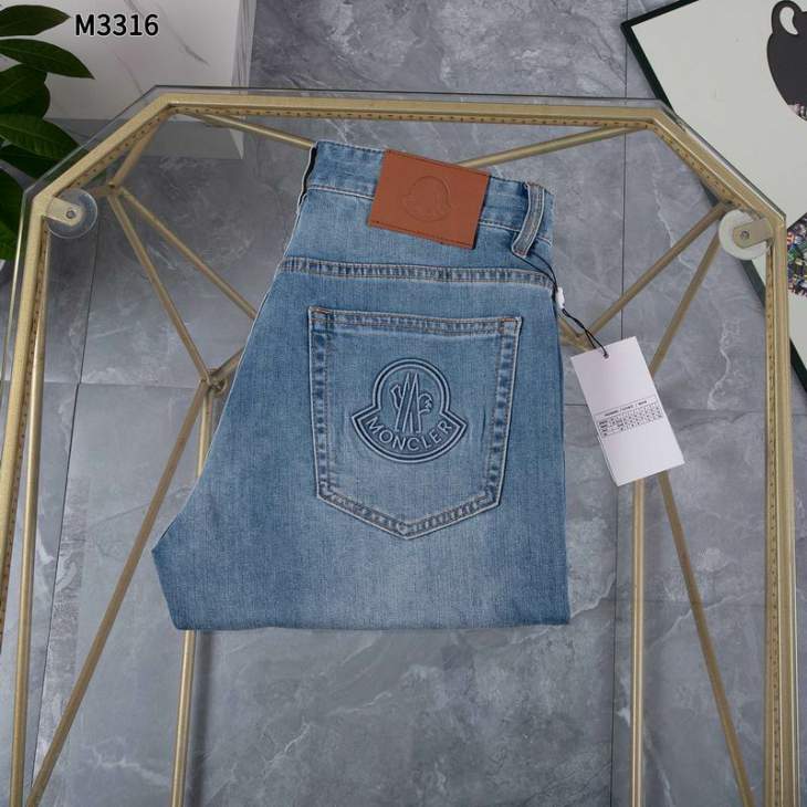 Picture of Moncler Jeans Short _SKUMonclersz29-42xltr331612165
